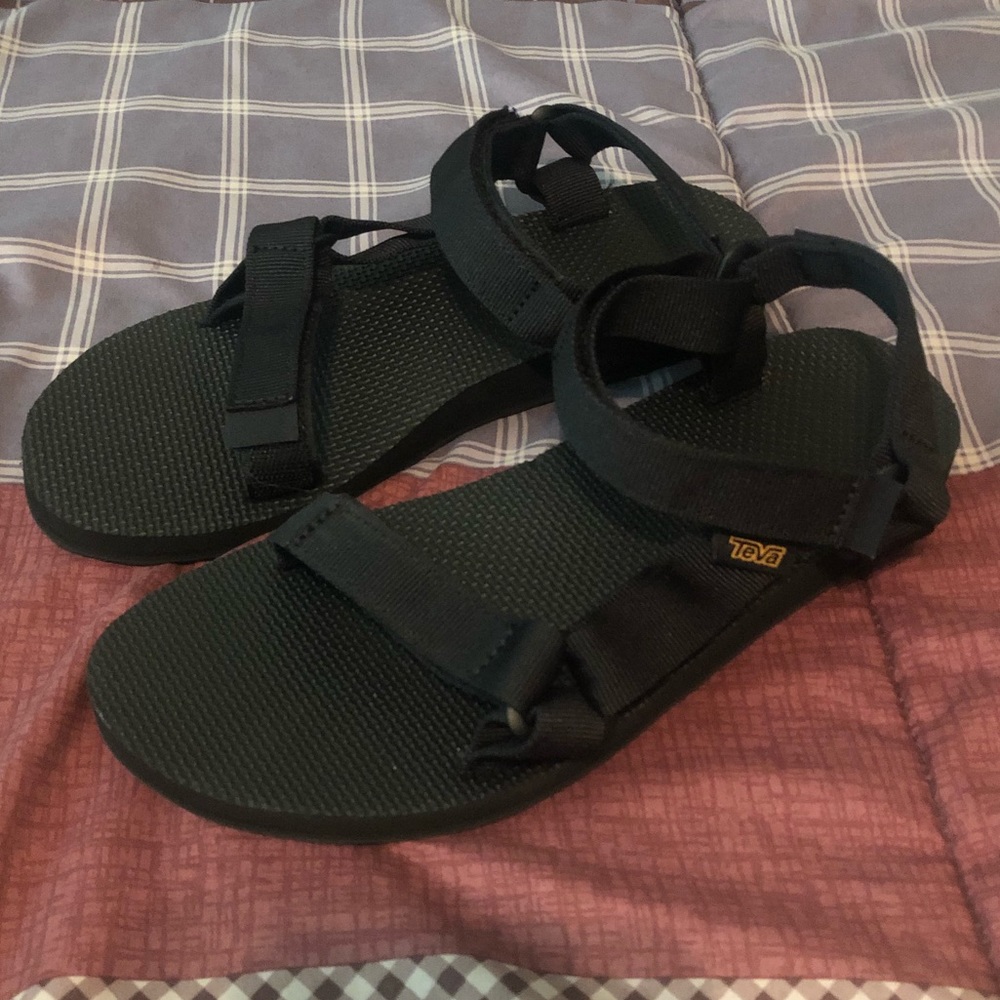 Teva women’s sandals size 9